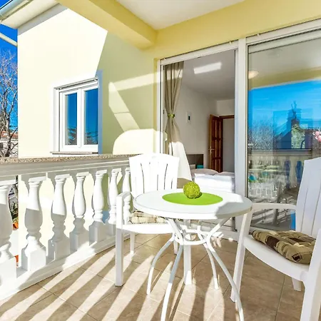 Amazing In With 2 Bedrooms, Wifi&outdoor Swimming Pool